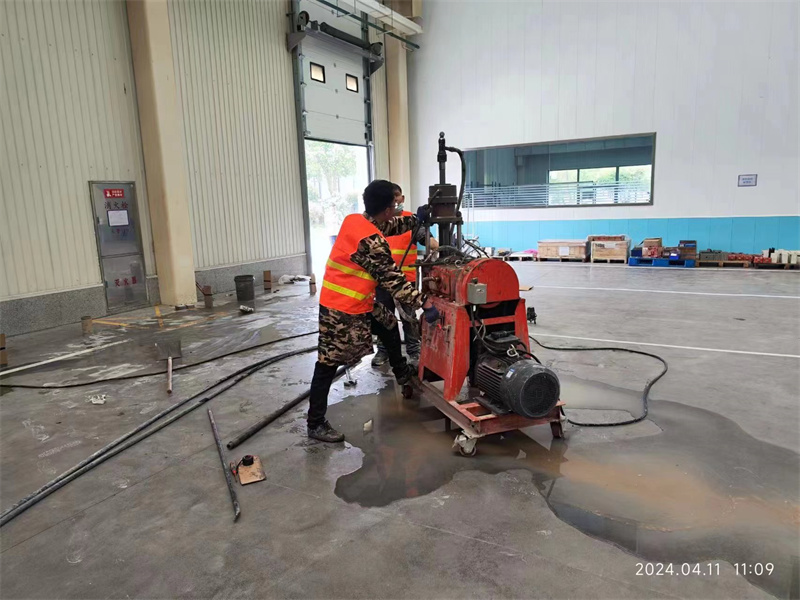 北大镇厂房地面下沉塌陷注浆加固施工